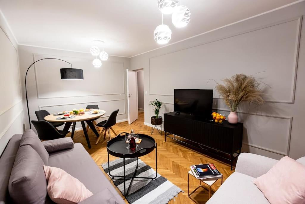 Апартаменты Elegant, Comfortable In The Heart Of Warsaw! Экстерьер фото