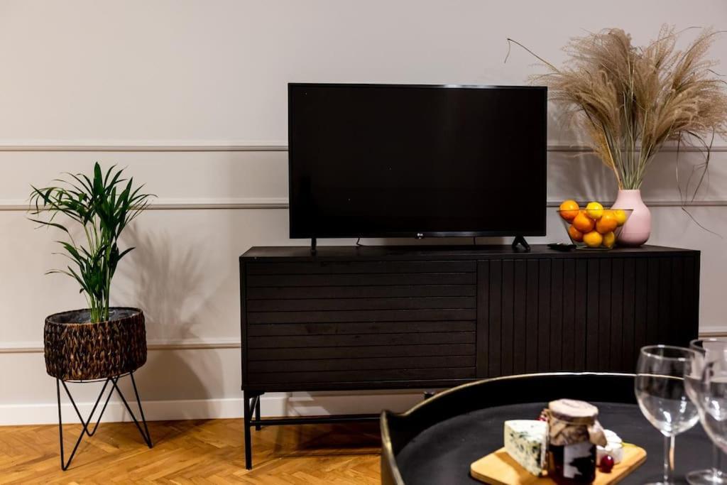 Апартаменты Elegant, Comfortable In The Heart Of Warsaw! Экстерьер фото